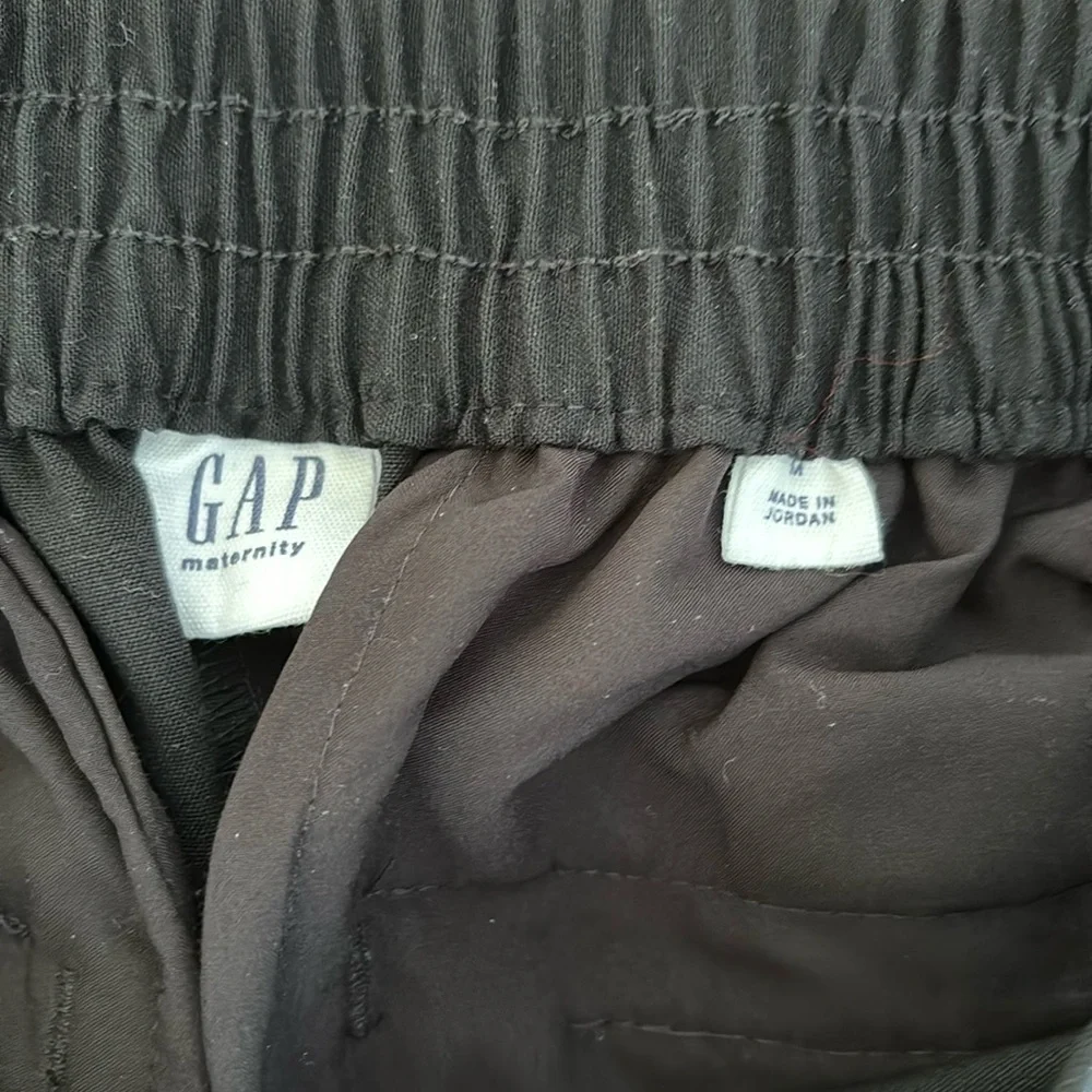 Never Worn GAP Maternity Under Belly Black Pant - Picture 2 of 5